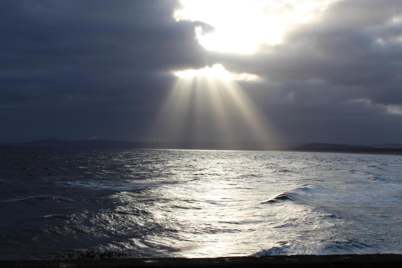 Beachfront Panoramic Seaview Free Wifi & Parking Lossiemouth Exterior foto